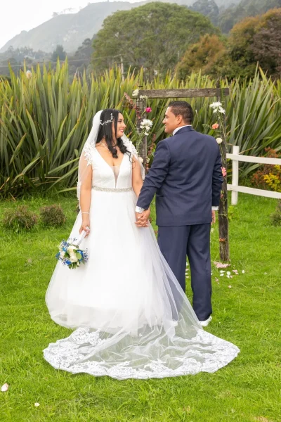 Un ‘sí’ bajo el cielo dorado
